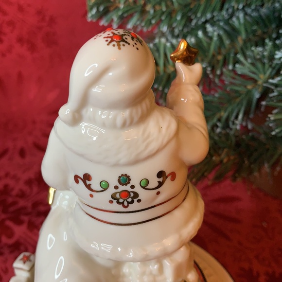 Lenox “China Jewels Musicals Collection” Santa with Train and gifts music box - Picture 6 of 11